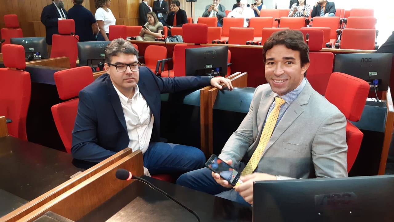 Luciano Nunes e Marden Menezes no Plenário da Assembleia Legislativa